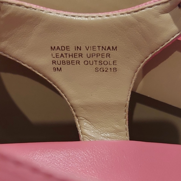 🏷️ NWB MICHAEL KORS CORAL PINK WEDGE SANDALS Size 9 - Picture 8 of 12